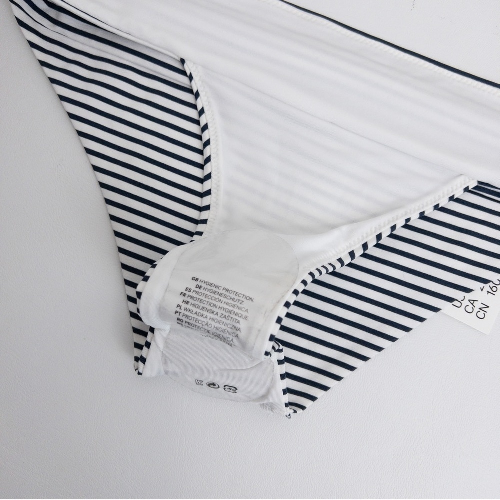 H&M . Striped Bikini Bottom - Picture 5 of 5